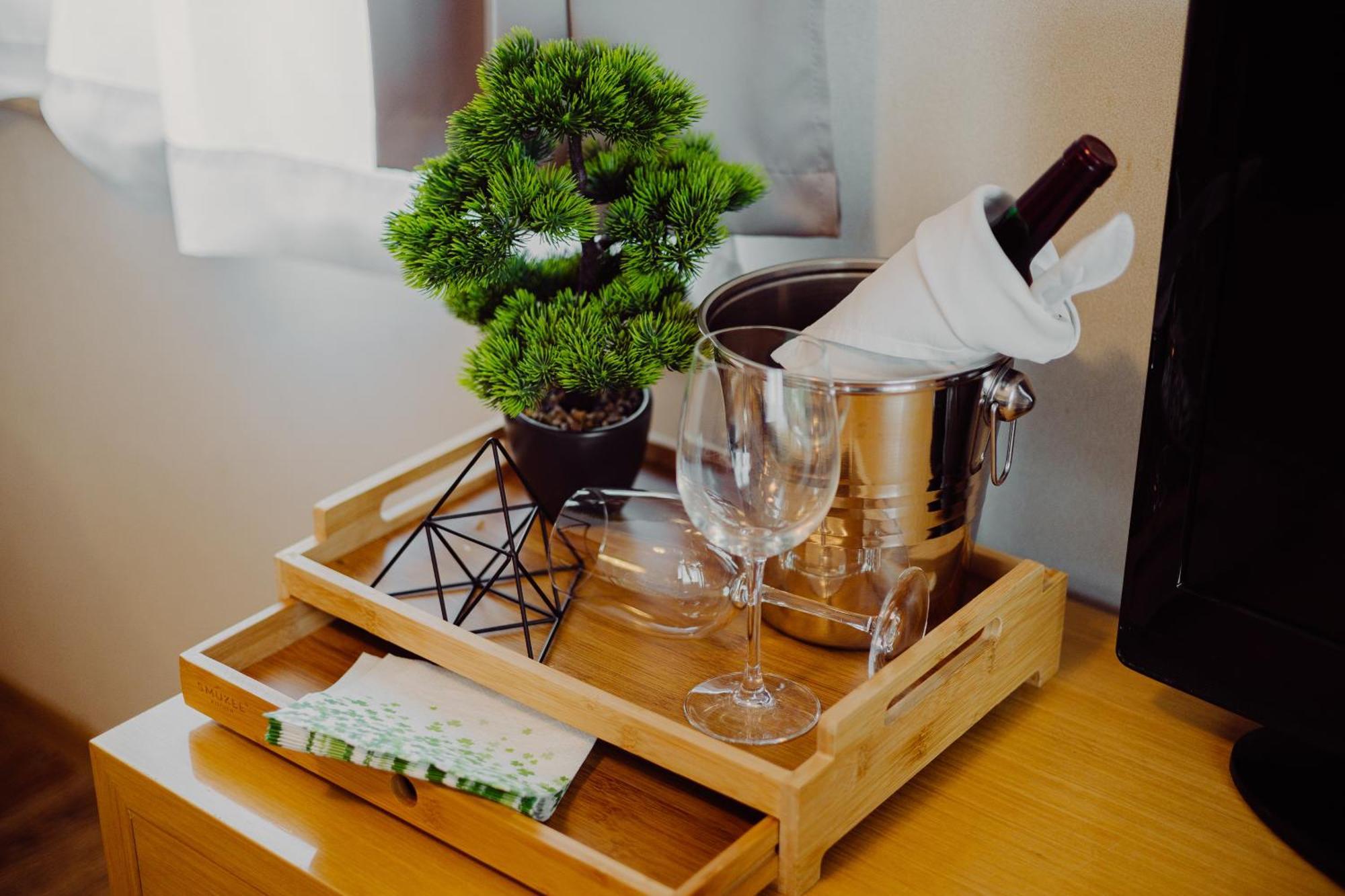 Hotel Bonsai Niemcza Buitenkant foto