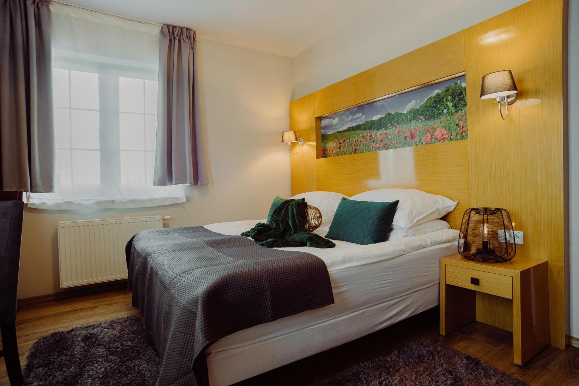 Hotel Bonsai Niemcza Buitenkant foto